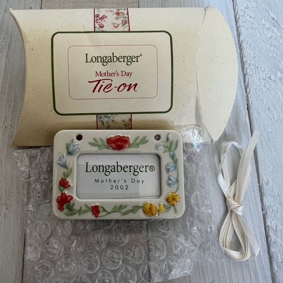 Longaberger Ceramic Mother's Day Tie-on 2002 - Picture 1 of 3